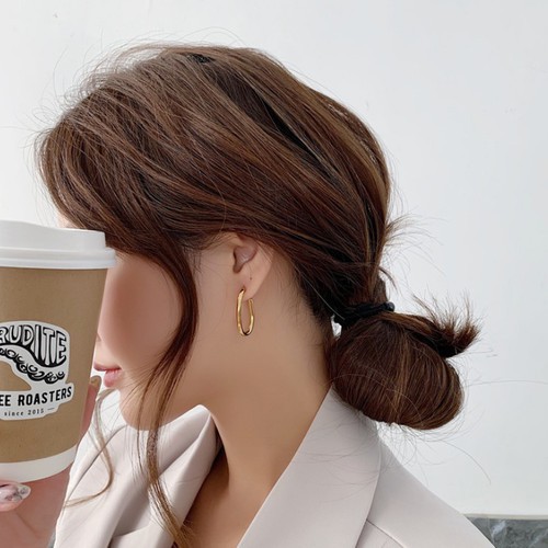 Bông Tai Nữ Hình Bầu Dục Cá Tính Titan Ko Đen TT 3426