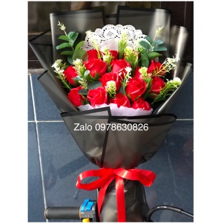 Hoa sáp thơm bó 15 bông & bông điểm. Ko giống hình shop hoàn tiền. Ib chọn màu.