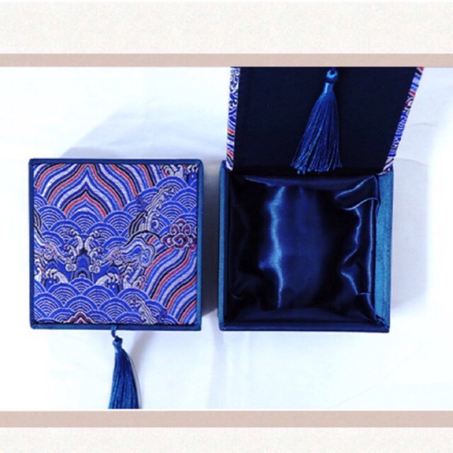 Hộp đựng vòng tay vải lụa 3D | BigBuy360 - bigbuy360.vn