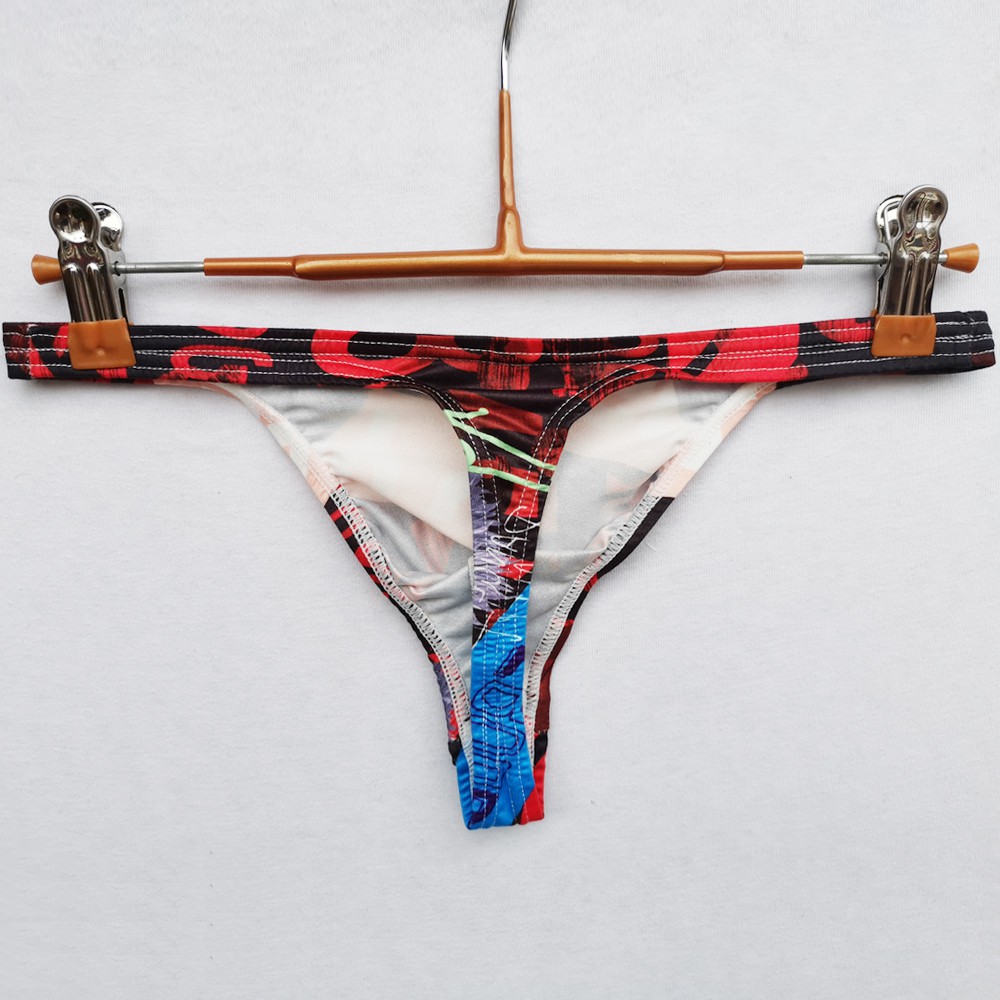 Quần Lót Nam Lọt Khe In Chữ Gợi Cảm Lưng