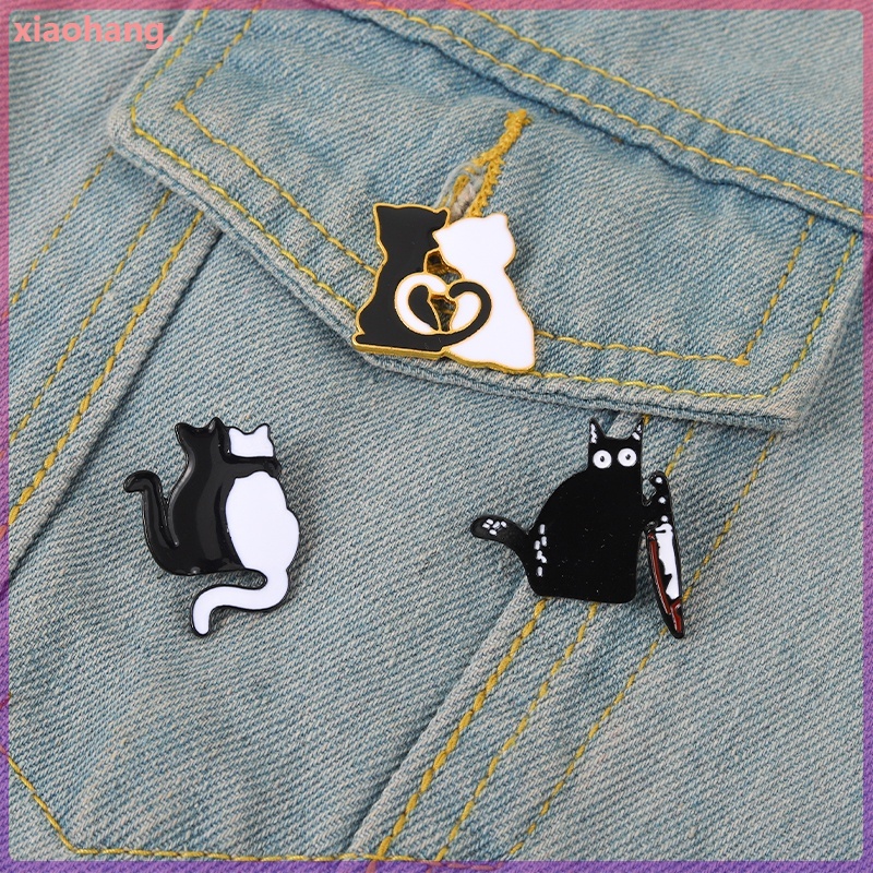 Animal Black White Cat Enamel Pins Cartoon Brooch Cute Love Cat Pin Lapel Badges Jewelry Gift for Friends