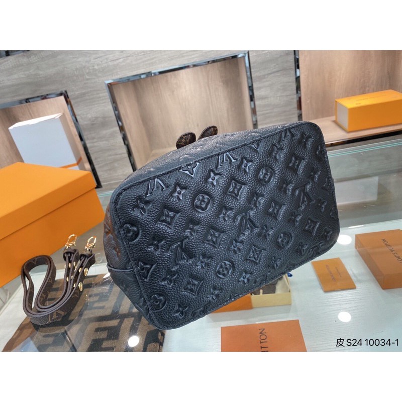 Túi xách nữ, túi hobo da thật cao cấp LV Louis Vuitton đi kèm móc khóa mini siêu xinh