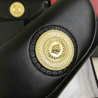 Cluth Versace