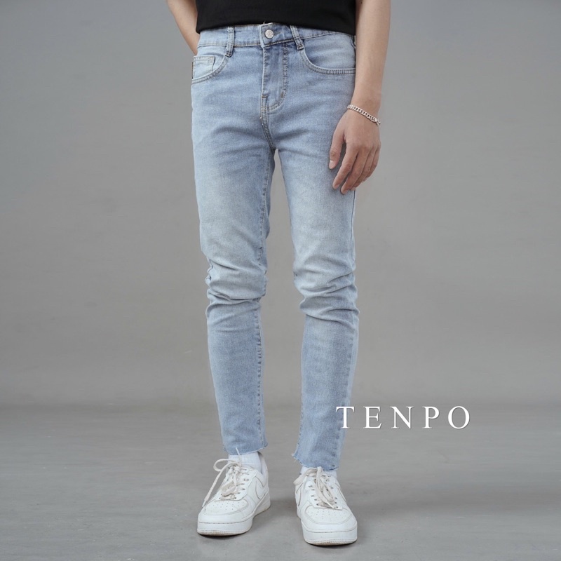 Quần jean nam TENPO kiểu dáng slimfit vải denim | Quần xanh trơn cắt gấu