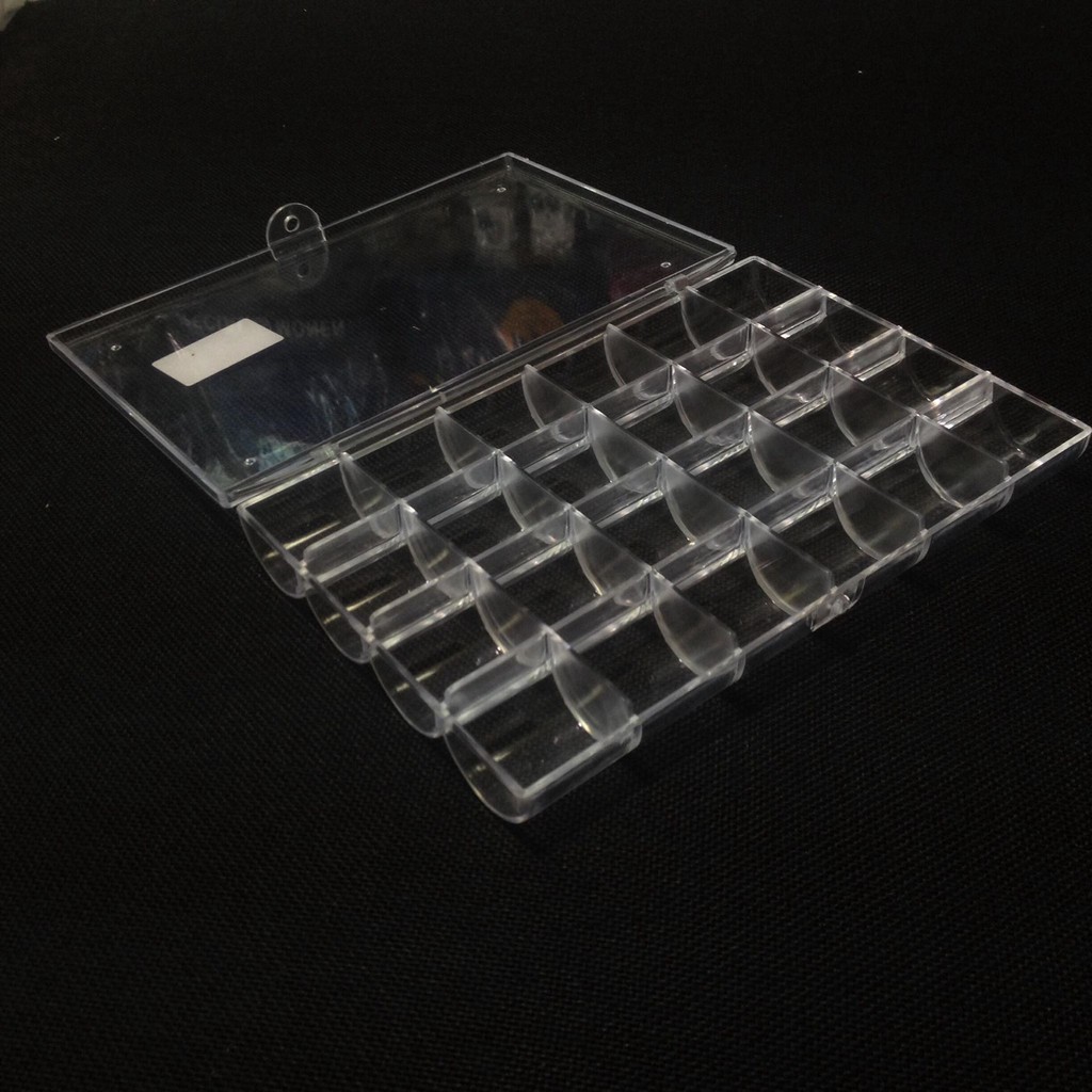 Khay đựng khuyên trong suốt 24 ô kích thước 12x18x2,5 cm STUDENTSS PIERCING