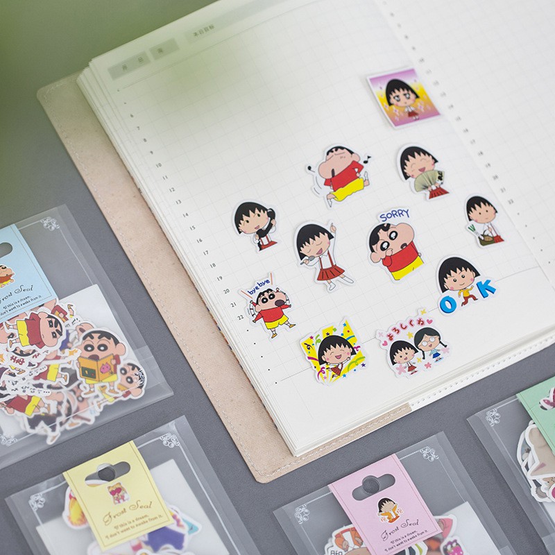 Gói 35 Miếng Sticker Shin Cậu Bé Bút Chì, Thạch Thủ Mặt Trăng, Bé Maruko siêu dễ thương