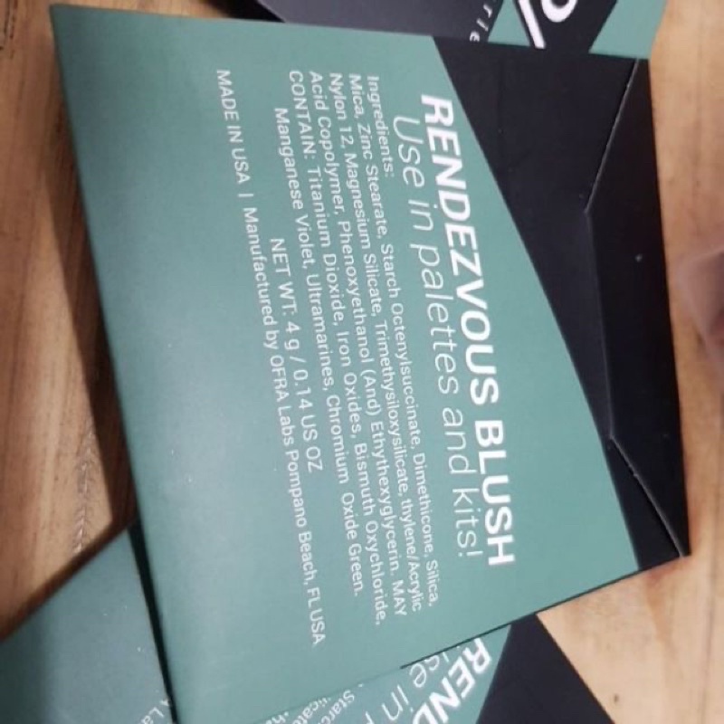 Refill mini 4gr má hồng bắt sáng Ofra - doucce