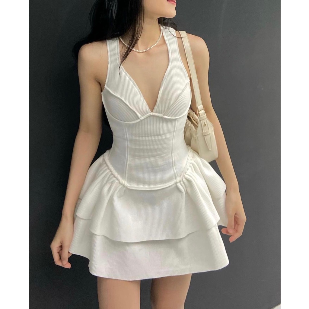 Đầm đi dự tiệc cưới thiết kế dáng xòe cổ V