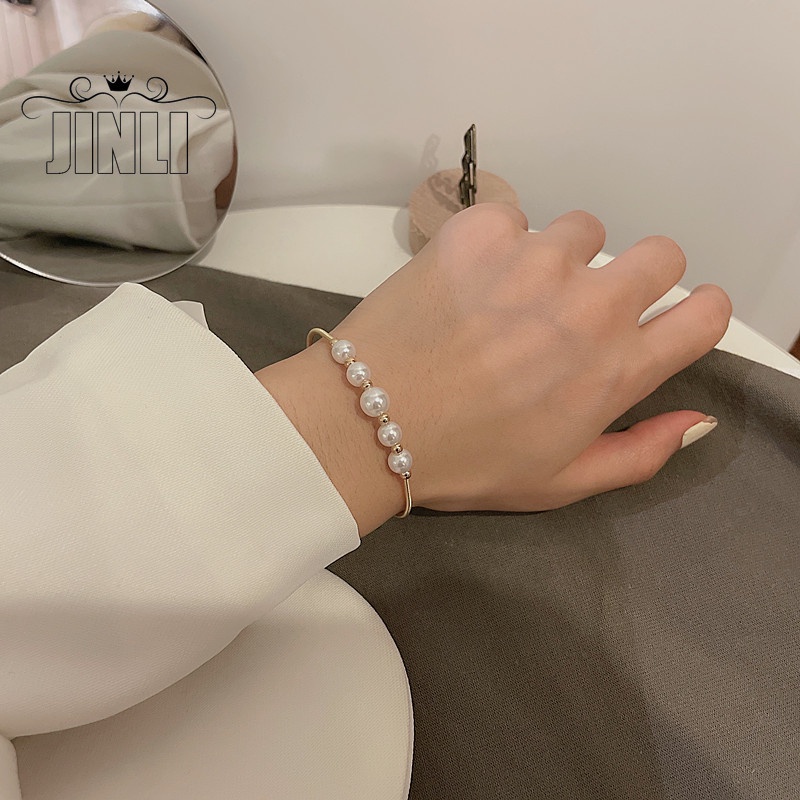 Vòng tay nữ đính ngọc trai nhân tạo sang trọng