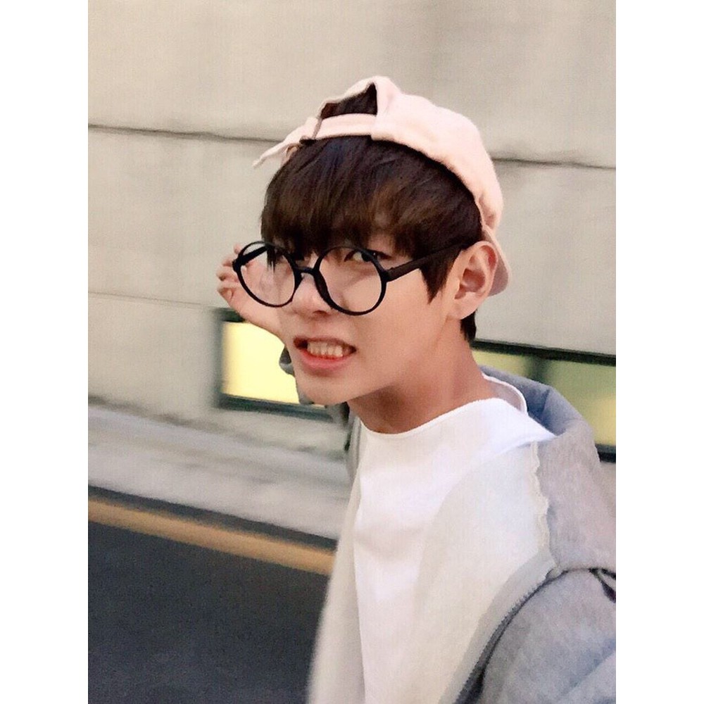 ẢNH THẬT ÁO KHOÁC XÁM V TAEHYUNG BTS LÓT NHUNG DÀY