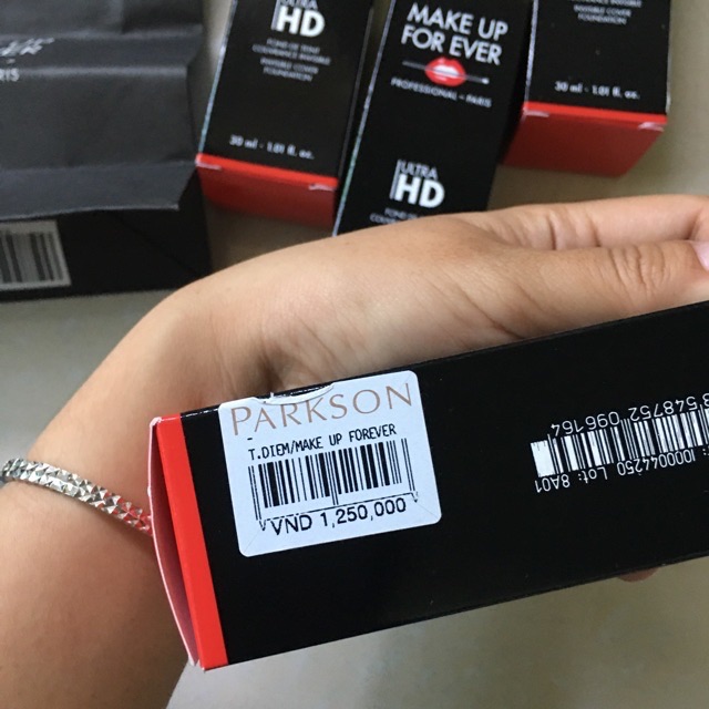 AUTH STORE -Kem nền Make Up Forever Ultra HD Foundation vợt sale ( inbox chọn tone) | BigBuy360 - bigbuy360.vn