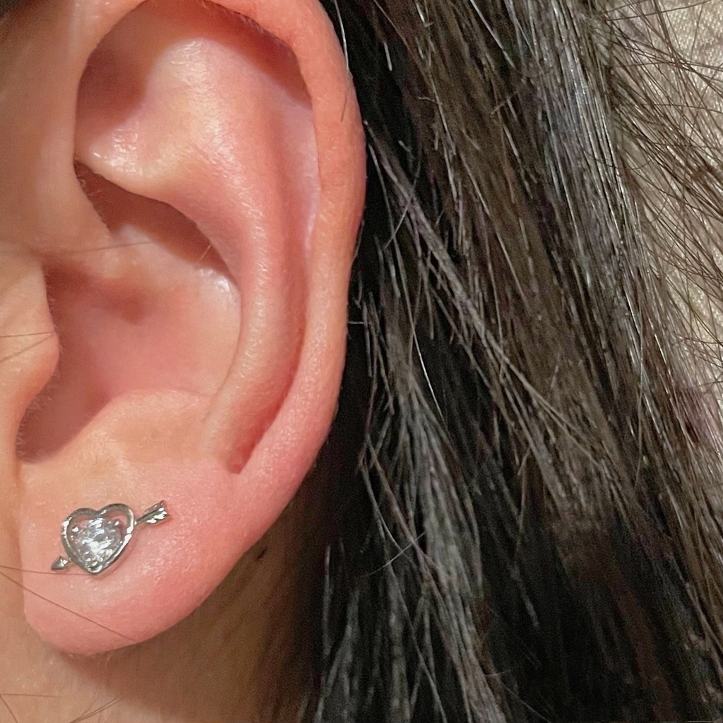 Bông Tai Hình Mũi Tên Xuyên Thấu Trái Tim Phong Cách Harajuku 19A1625