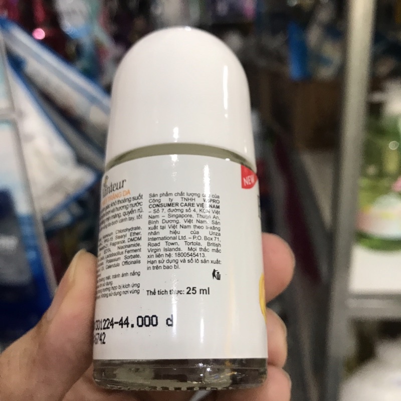 Lăn khử mùi Enchanteur White Charming hương nước hoa 25ml