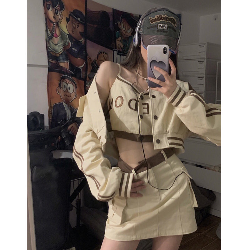 Áo Khoác Bóng Chày Và Váy Ngắn Hai Dây Thời Trang Mùa Thu 2022 Phong Cách Mỹ Cổ Điển Dành Cho Bạn Nữ