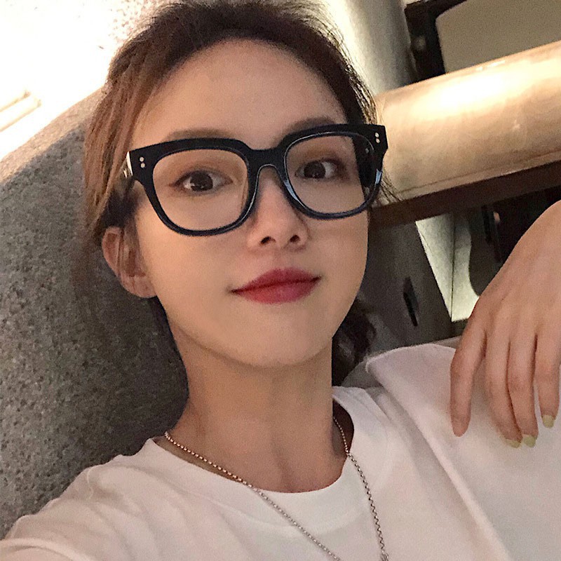 Mắt Kính Gọng Kim Loại Thiết Kế Thời Trang