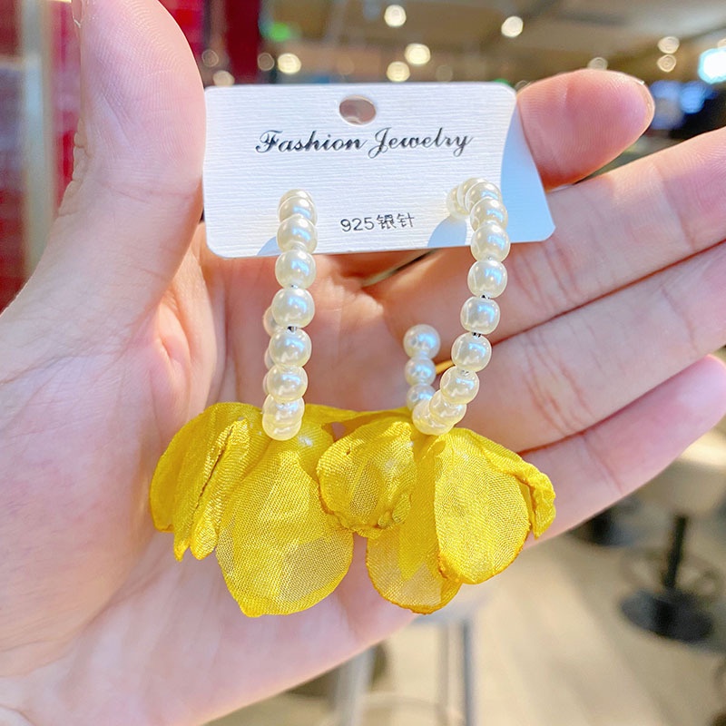 Đôi bông tai mạ bạc 925 đính cánh hoa và ngọc trai thời trang dành cho nữ