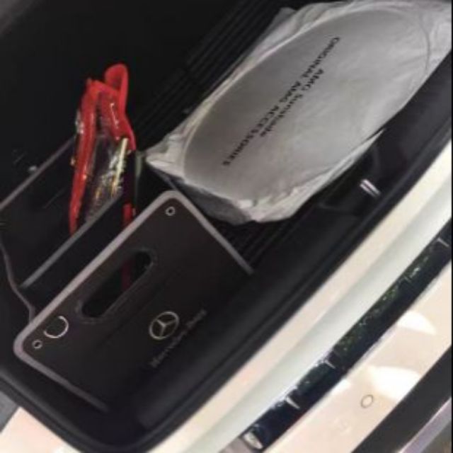 HỘP ĐỂ ĐỒ CỐP SAU MERCEDES