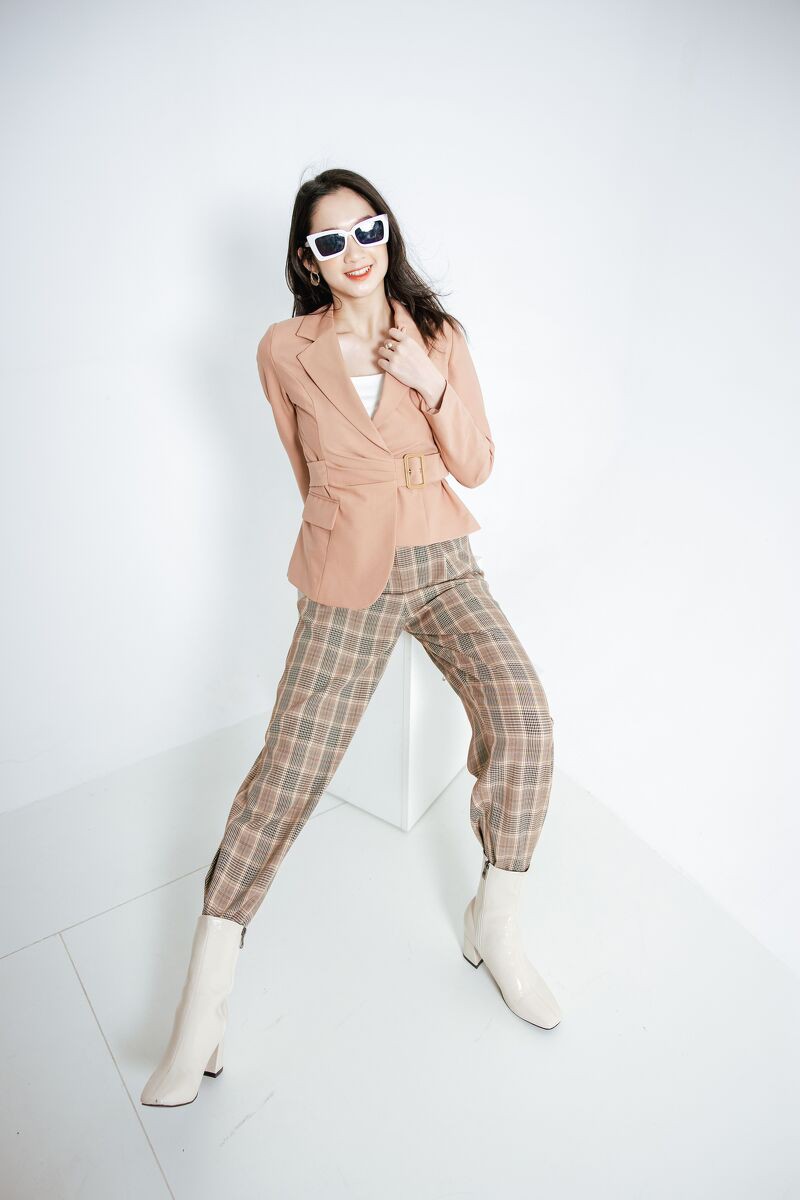 [Mã FAMALLT5 giảm 15% đơn 150k] CCHAT Áo vest vạt lệch đai liền Q323 | BigBuy360 - bigbuy360.vn