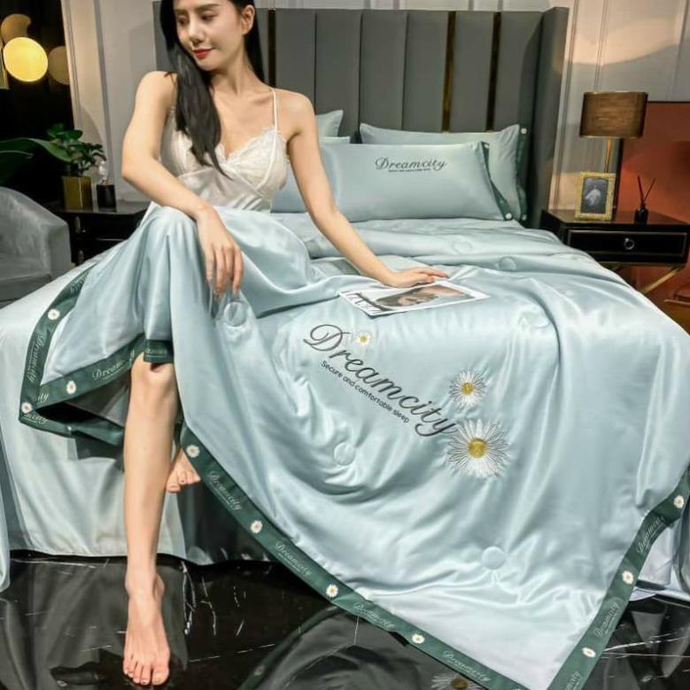 Bộ 4 Món Chăn Ga Gối Lụa Dream City Chần Bông Hoa Cúc Cao Cấp