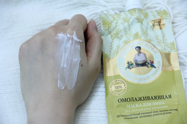 Mặt nạ sữa non bà già Nga