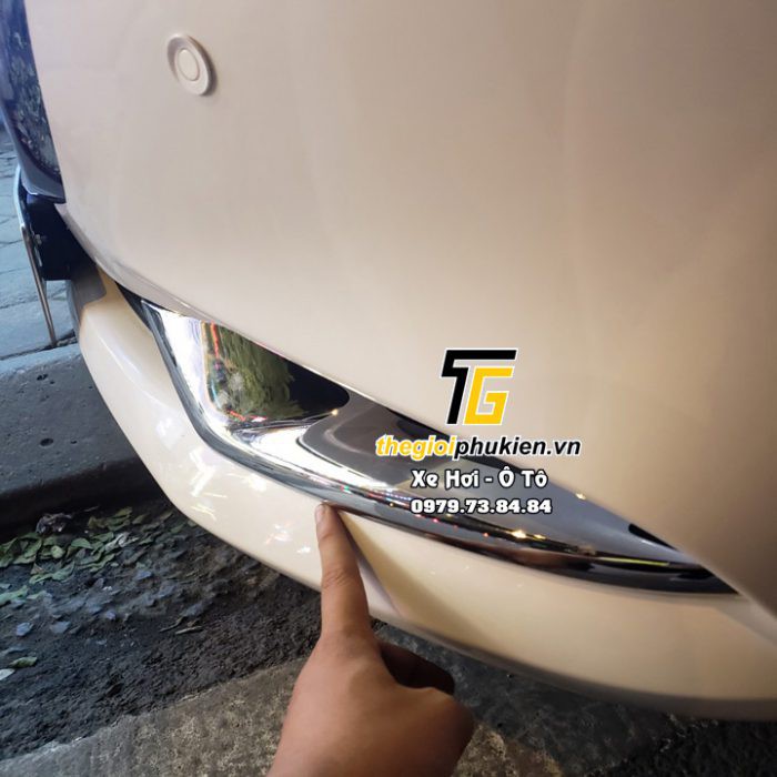 Bộ ốp trang trí đèn gầm trước, đèn sương mù Mazda 3 2020 mạ Crom