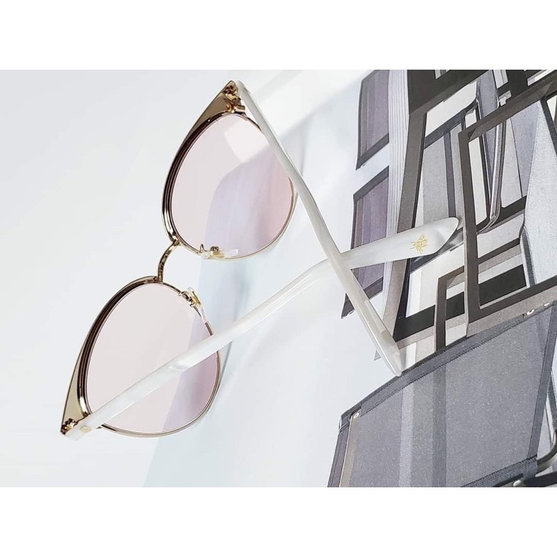 ▫Kính Gucci ▫Lense hồng nhạt- gọng trắng xà cừ cực kỳ ngọt ngào, trong trẻo mát mẻ cả mùa hè