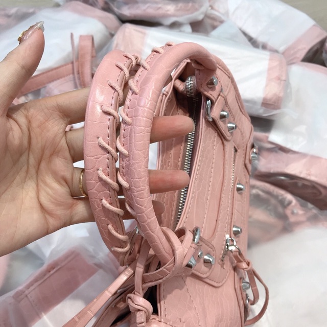 Túi Balenciga da cá sấu ảnh thật