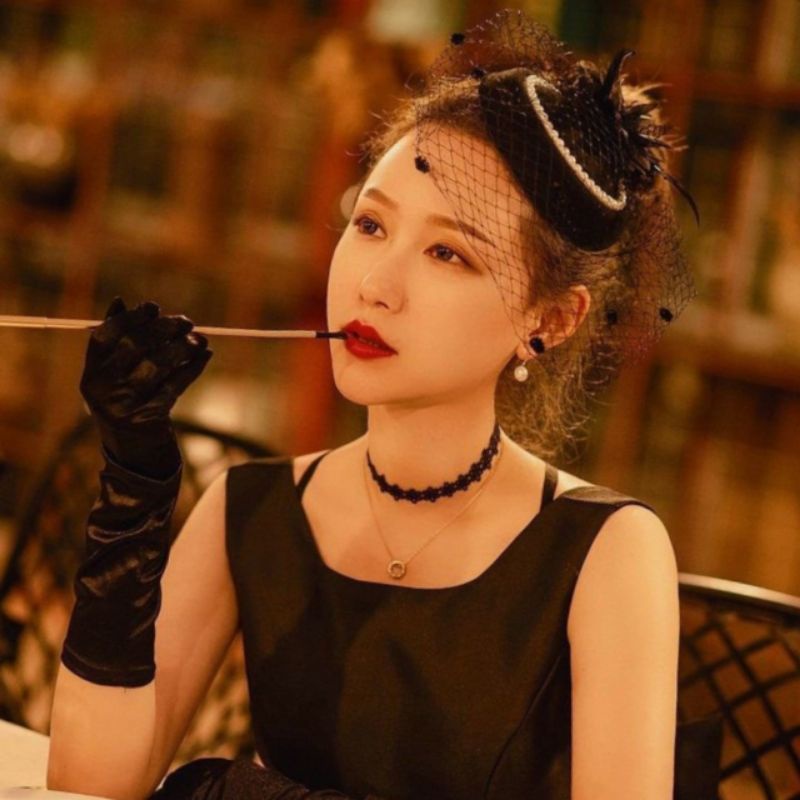 nón chụp hình cổ điển