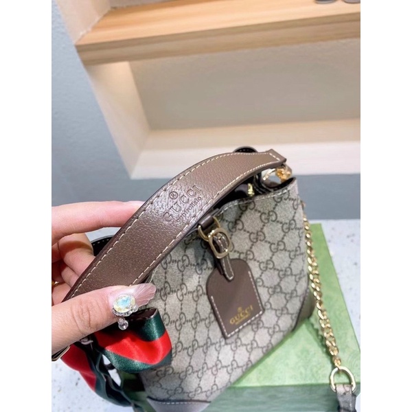 Túi xách nữ hàng siêu cấp đẹp từng chi tiết, size 25cm. Hàng fullbox đầy đủ giấy tờ bill hãng.