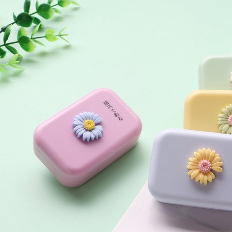 [𝗚𝘂̛𝗼̛𝗻𝗴 𝗦𝗼𝗶] Khay Đựng Lens Hoa Cúc ANN365 Có Gương Soi 4 Màu Daisy Lens Case