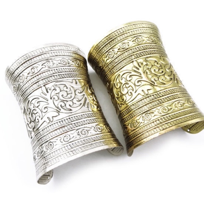 Vòng đeo bắp tay miêu cương