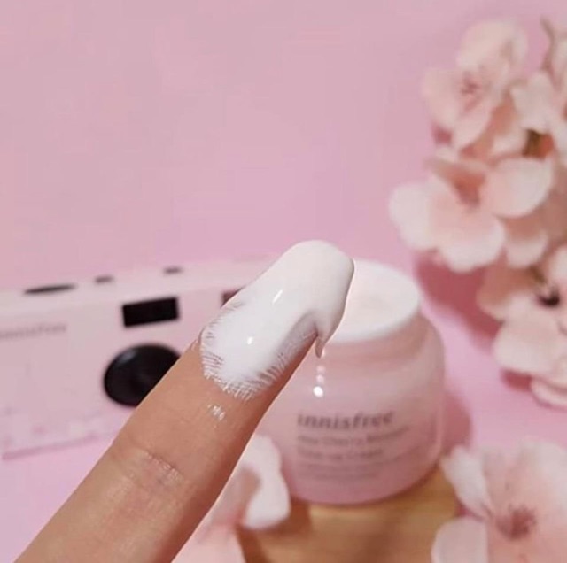 Kem dưỡng trắng da nâng tone Innisfree Jeju Cherry Blossom Tone Up/ Jelly Cream 50ml | BigBuy360 - bigbuy360.vn