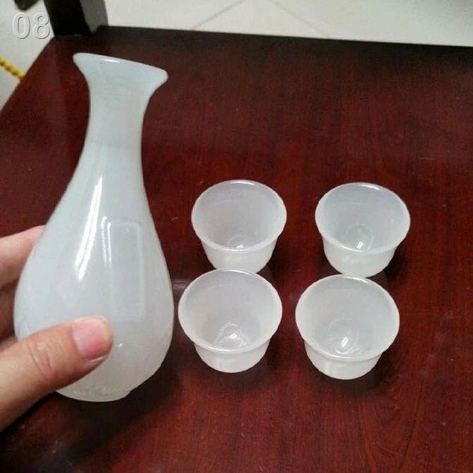 Bộ ly rượu giả ngọc bích bằng thủy tinh tinh xảo