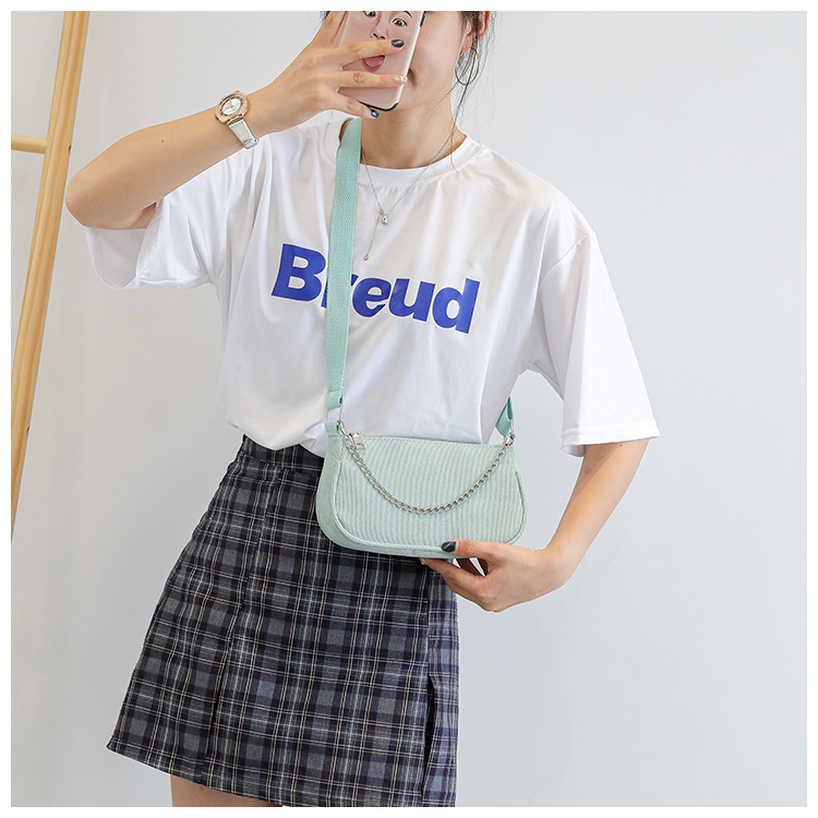 Túi đeo vai IELGY màu đen phối xích đơn giản phong cách Hàn Quốc dễ phối đồ cho nữ