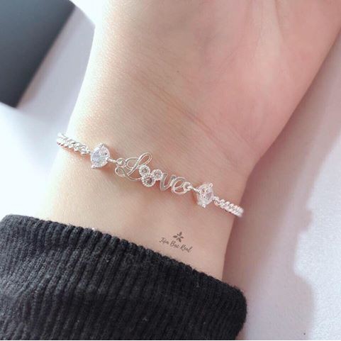 Lắc tay chữ Love thiết kế tinh tế, lắc tay bạc ta nguyên chất nhiều ý nghĩa | BigBuy360 - bigbuy360.vn