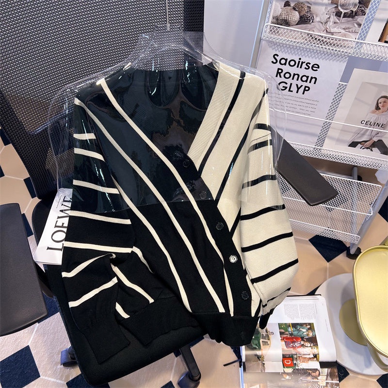 Áo sweater Dệt Kim Cổ Chữ V Họa Tiết Kẻ Sọc Nhiều Màu Sắc Phong Cách Hàn Quốc Dễ Phối Đồ