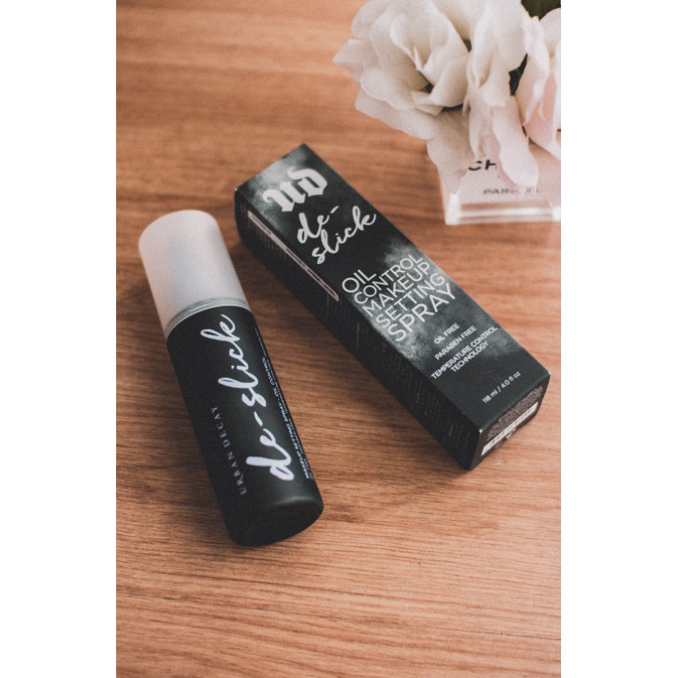Xịt khóa makeup Urban Decay De-slick (118ml-full size) | BigBuy360 - bigbuy360.vn
