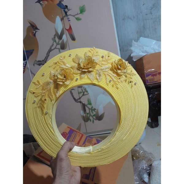 Khăn xếp cô dâu, hầu đồng màu vàng cúc hoa 3d