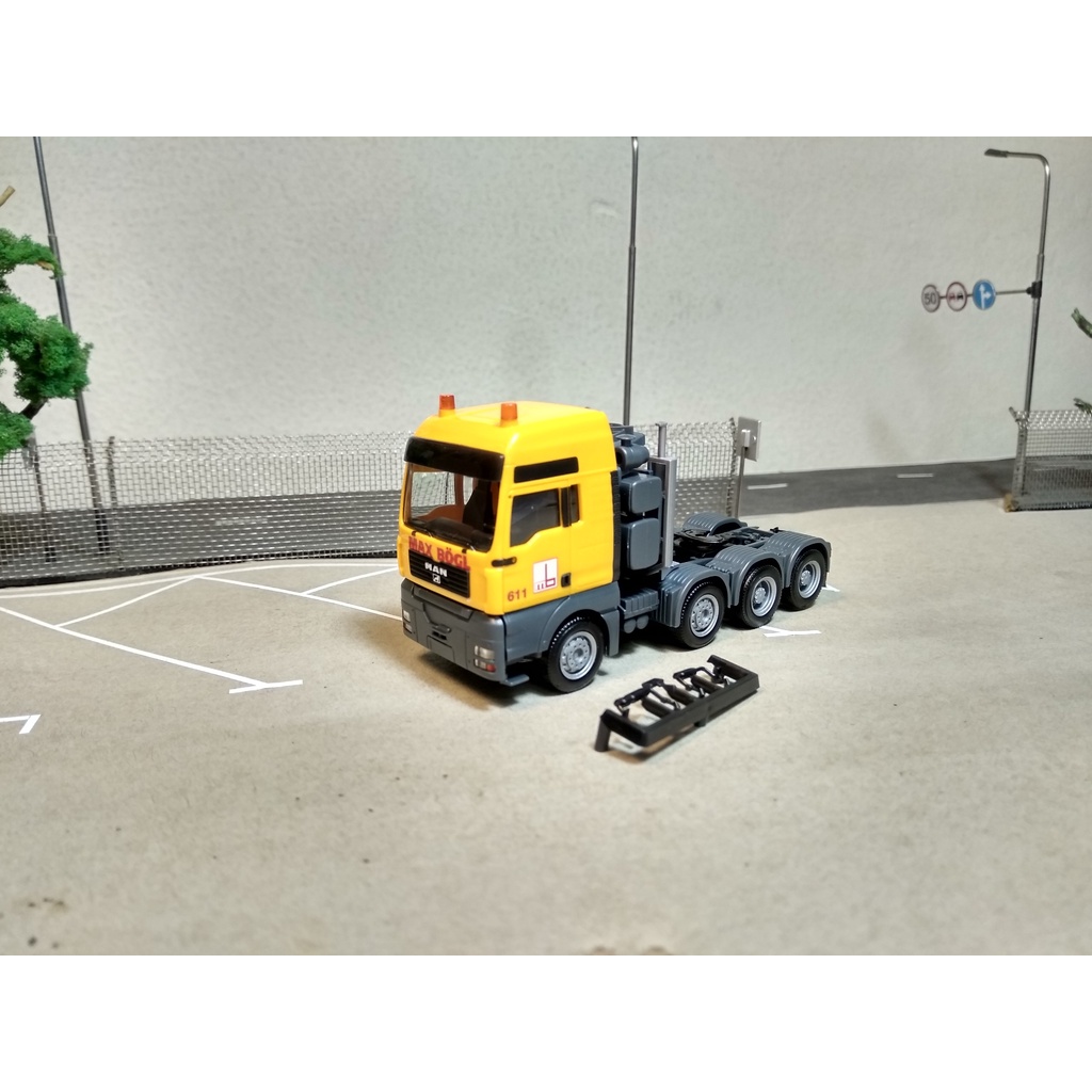 Mô hình xe tải 1:87 Herpa Man TGA MAX BÖGL 611 8x4