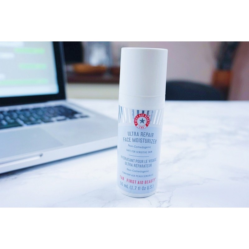 Kem dưỡng ẩm phục hồi cho da nhạy cảm First Aid Beauty Ultra Repair Cream