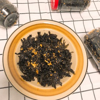 Rong biển cháy tỏi mè