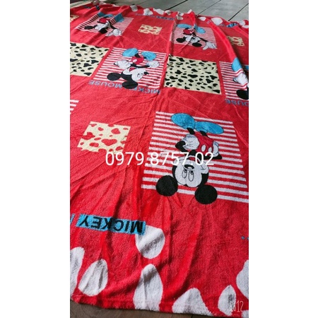 Mền tuyết nhung chuột màu đỏ 1m6x2m2