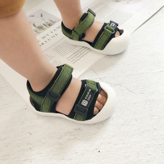 Sandal khoẻ khoắn cho bé trai