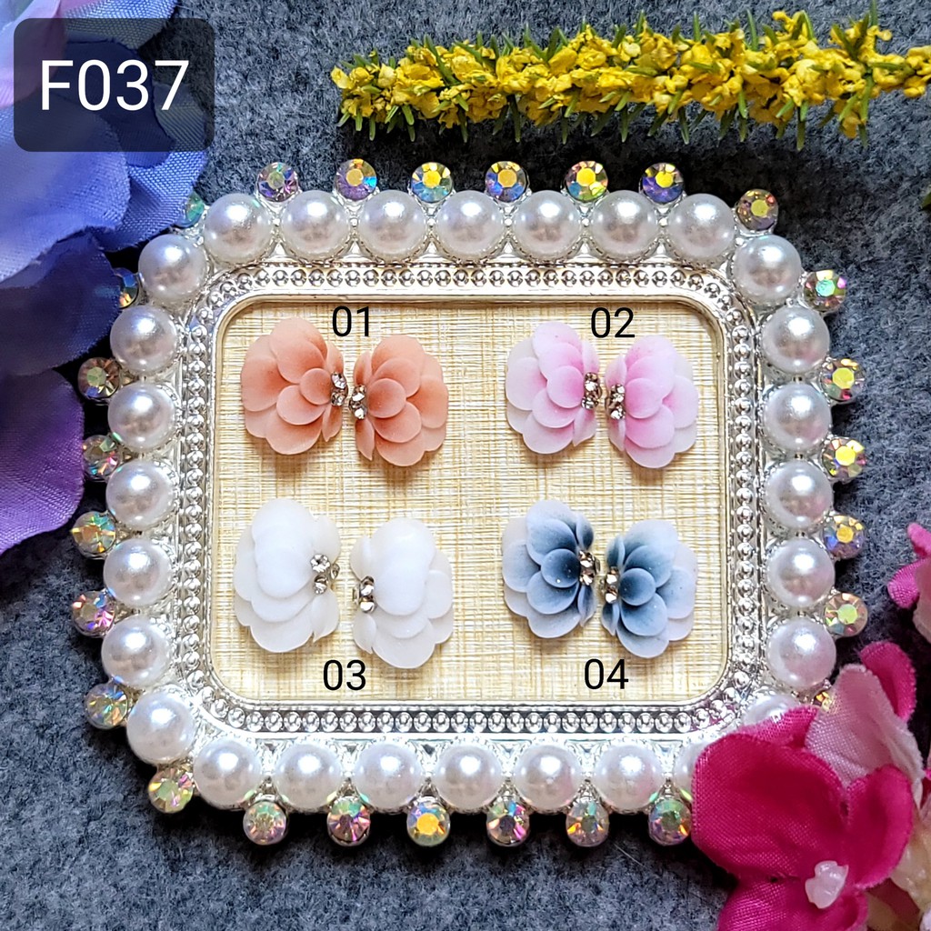 Mẫu: F037 . Hoa bột "Cúc xếp" đính móng siêu xinh.