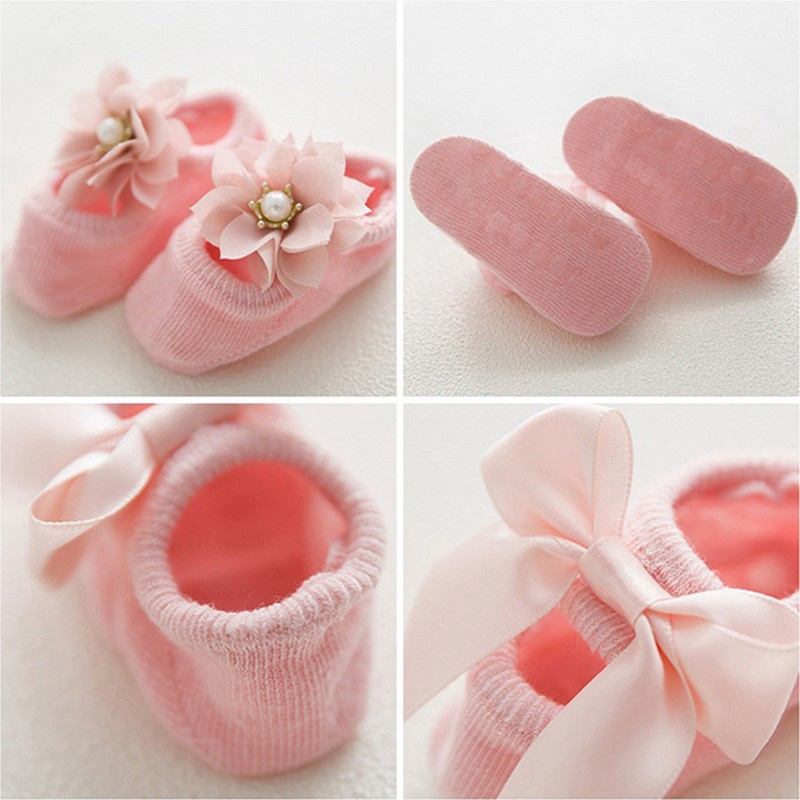 Set 3 đôi tất cotton chống trượt phối ren hoa xinh xắn cho bé gái từ 0-12 tháng tuổi