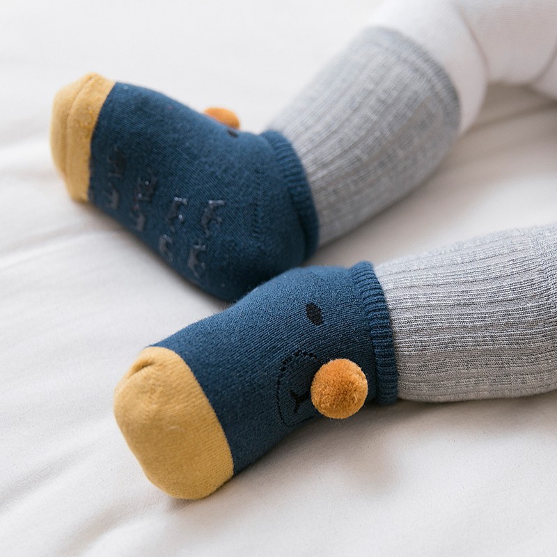 Set 2 đôi vớ cotton mẫu mã xinh xắn cho bé yêu
