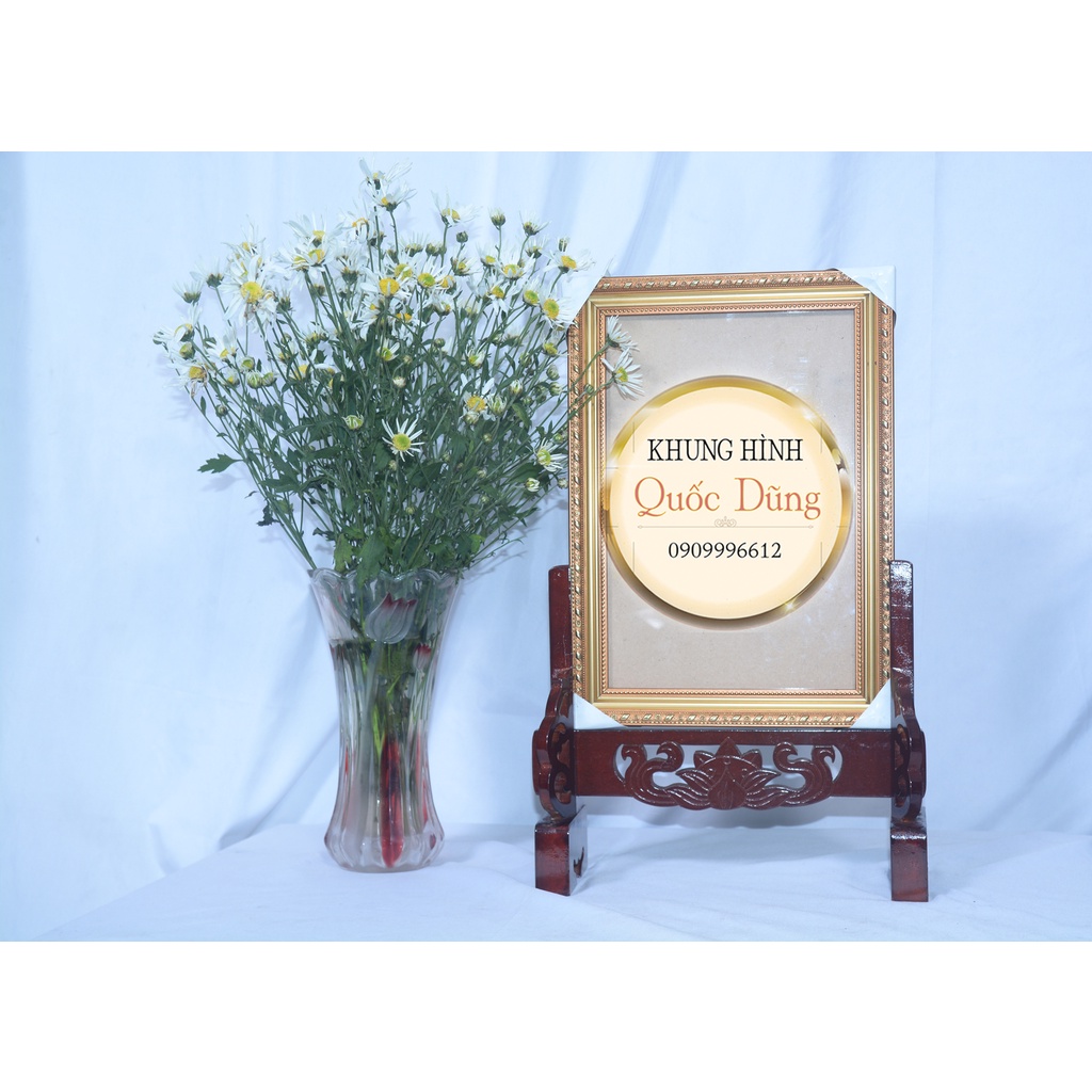Khung hình và chân khung để bàn thờ