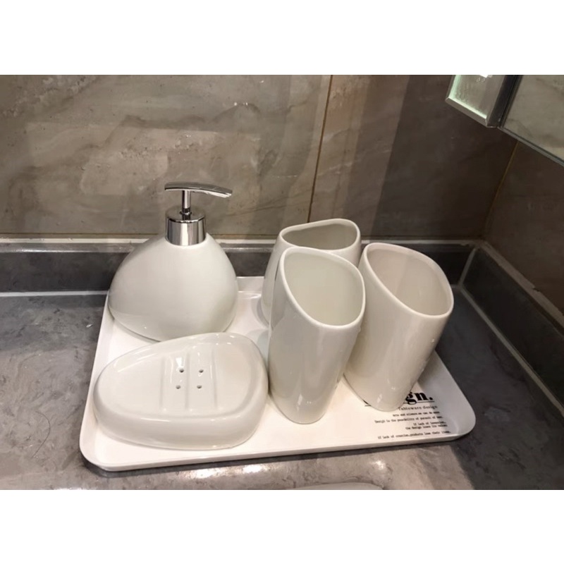 Bộ đồ dùng nhà tắm gốm sứ trắng tinh khiết