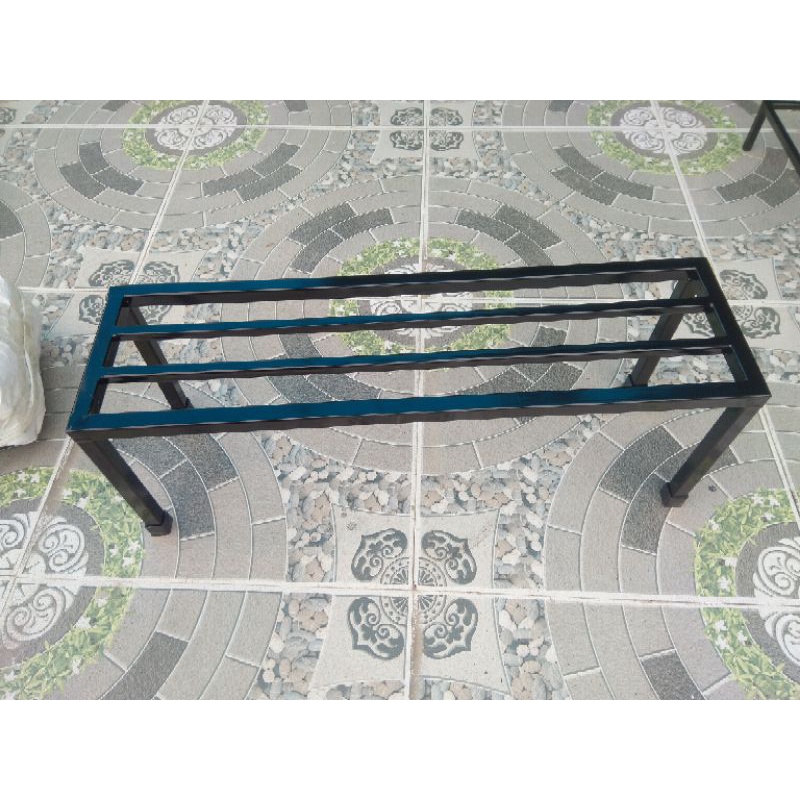 Kệ kê chậu cây Dài 80cm. Rộng 20-25-30cm. Cao 10-15-20-25-30cm. Hộp thép 2*2cm. 2 nan phụ