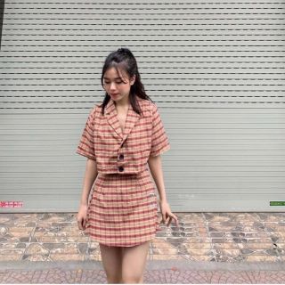 Set áo cổ vest nút to chân váysiêu cưng